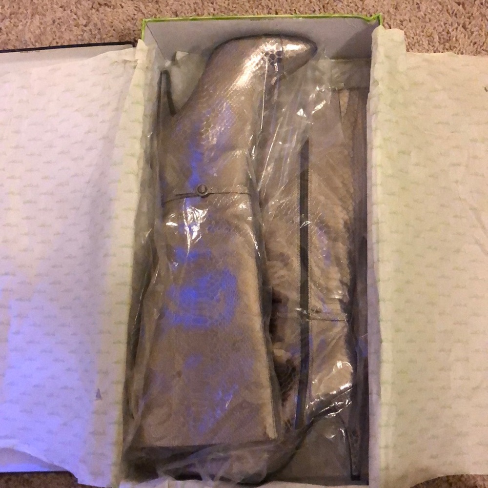 Sam Edelman “Willow” (Pewter) - BRAND NEW IN BOX!